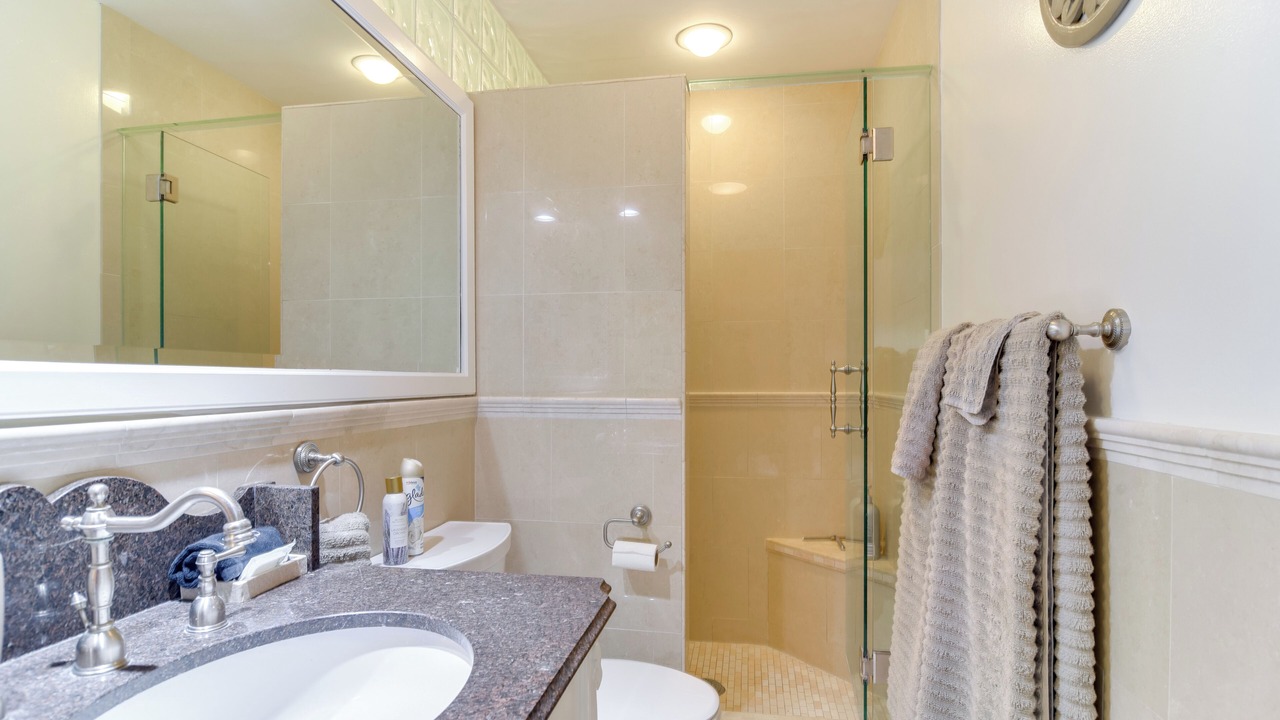 Photo of Bathroom in Anona