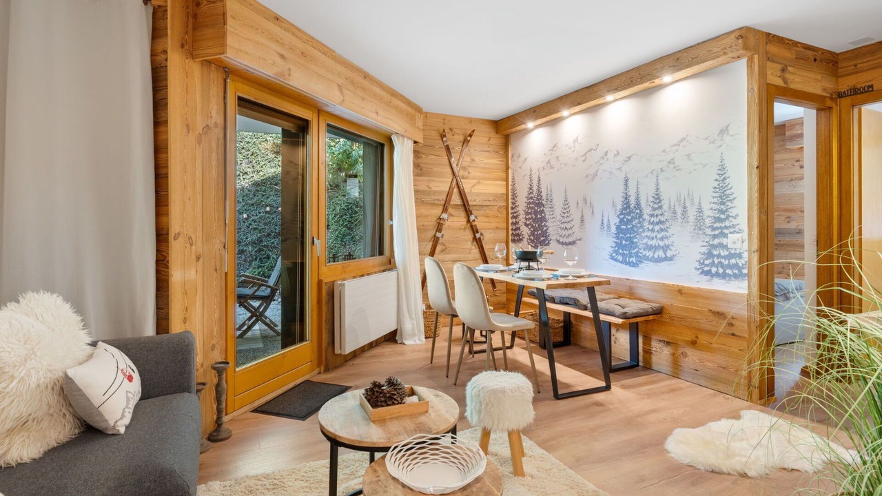 Photo of Bedroom in Lens