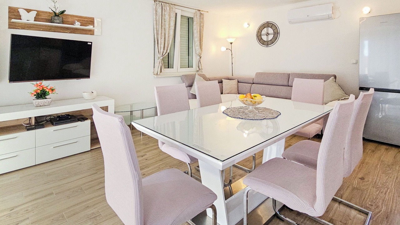 Photo of Livingroom in Marina