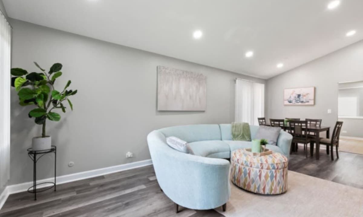 Photo of Livingroom in St. Charles