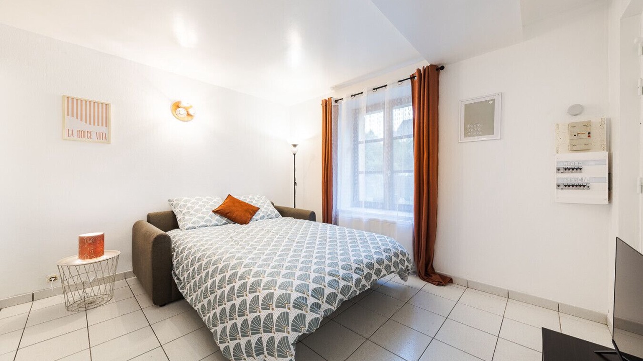 Photo of Bedroom in Etampes