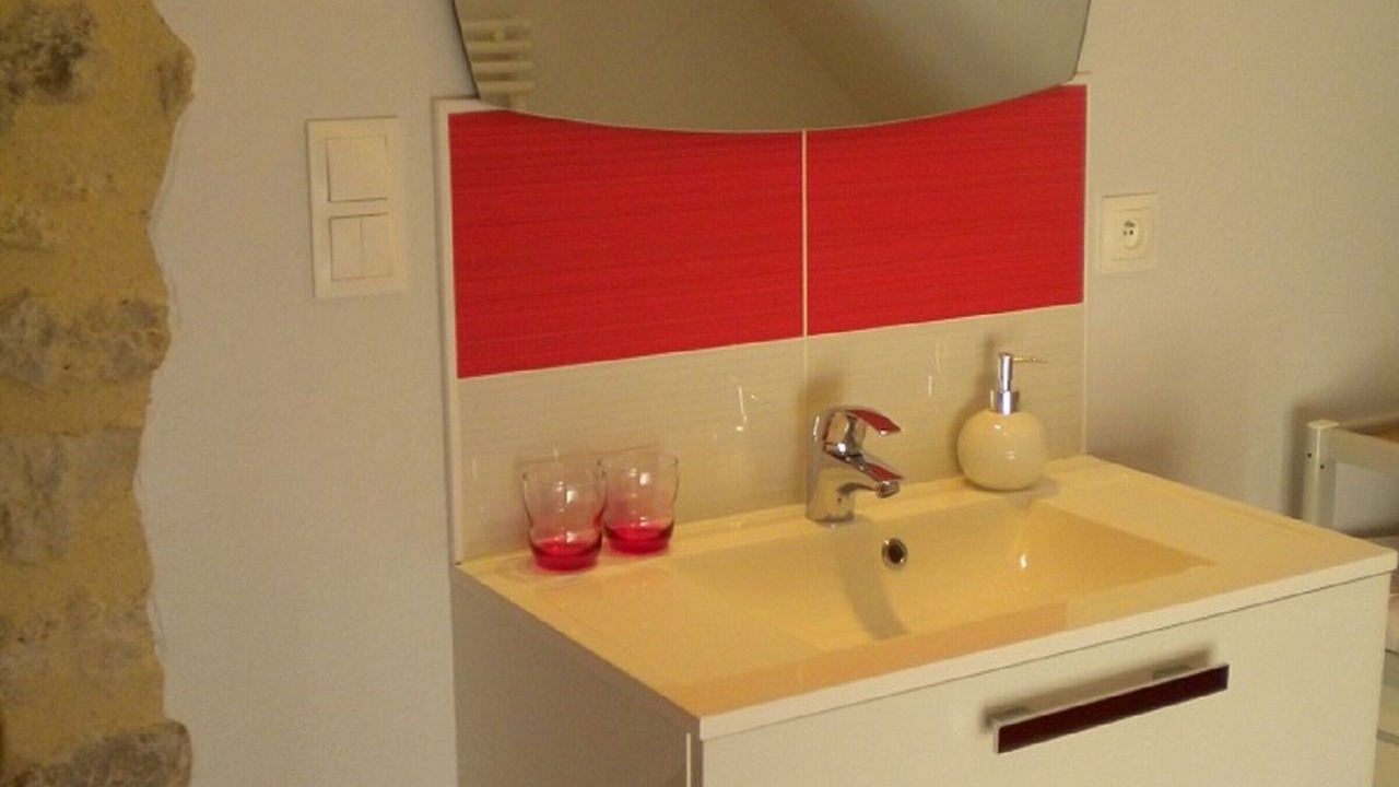 Photo of Bathroom in Vennecy