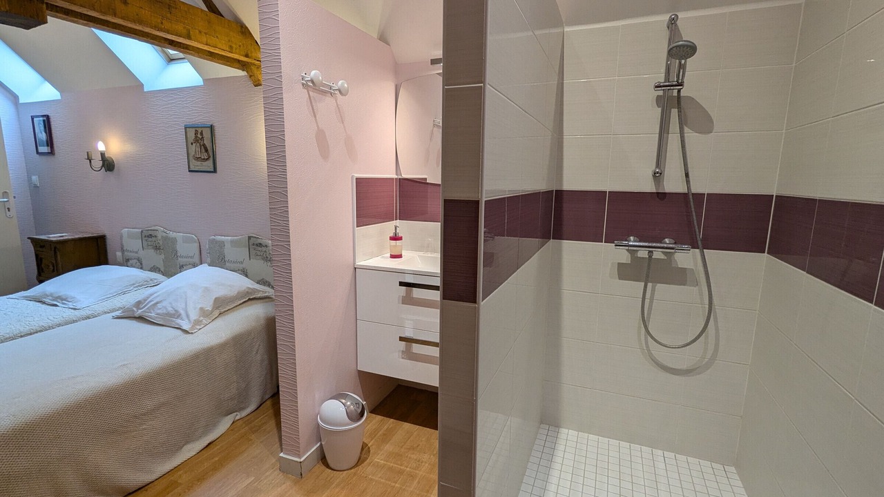 Photo of Bathroom in Vennecy