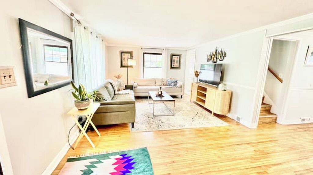 Photo of Livingroom in Amherst
