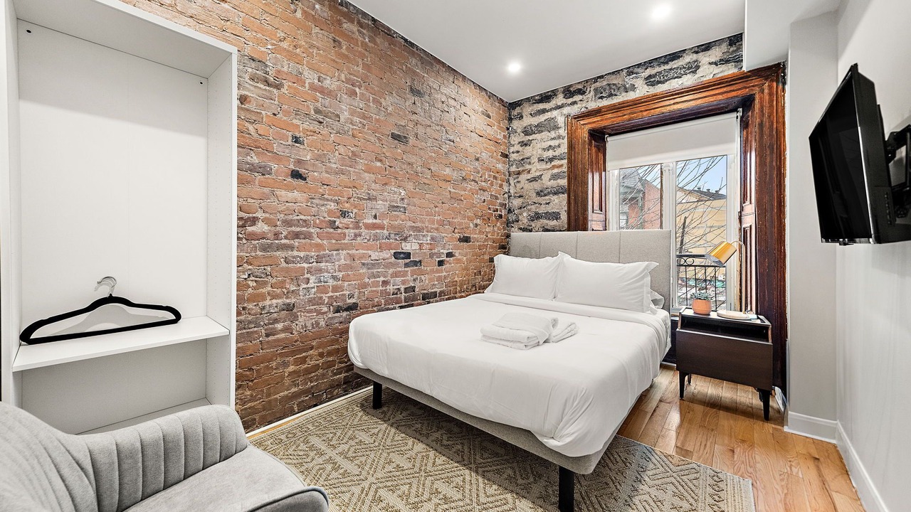 Photo of Bedroom in Latin Quarter