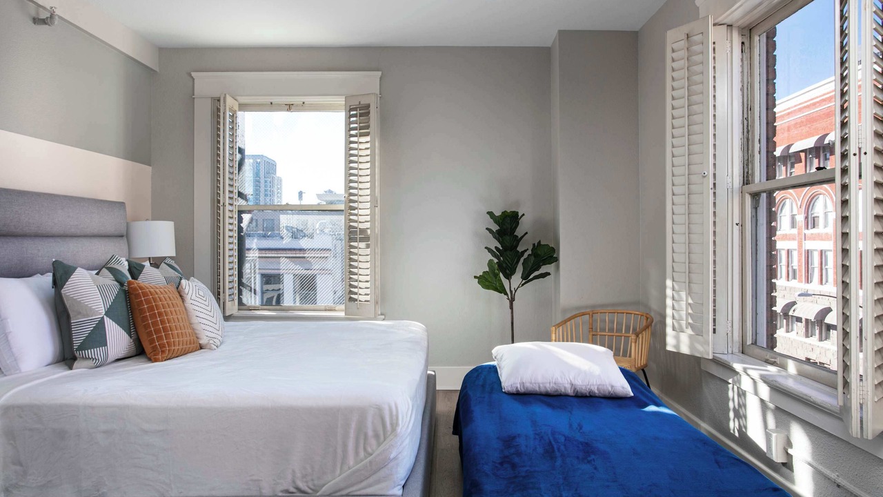 Photo of Bedroom in Gaslamp Quarter