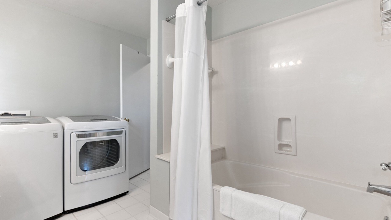 Photo of Bathroom in Smyrna