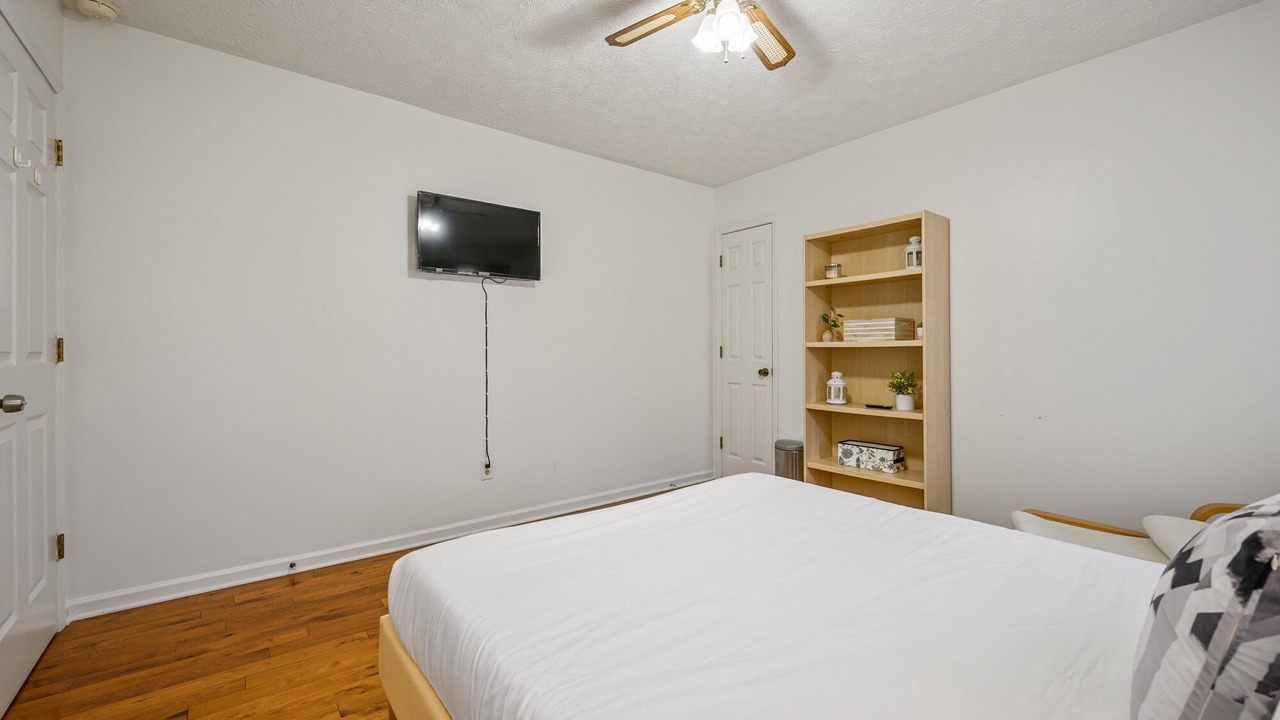 Photo of Bedroom in Town Center