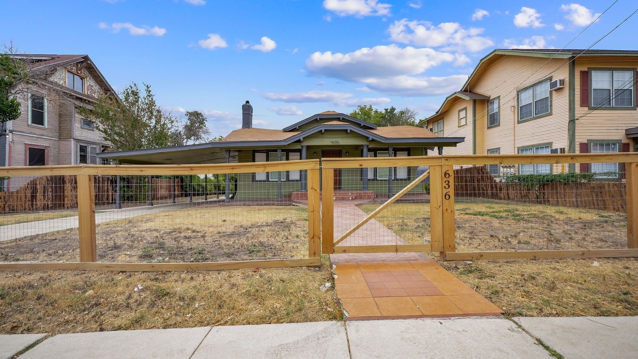 Photo of Outdoor in Highland Park