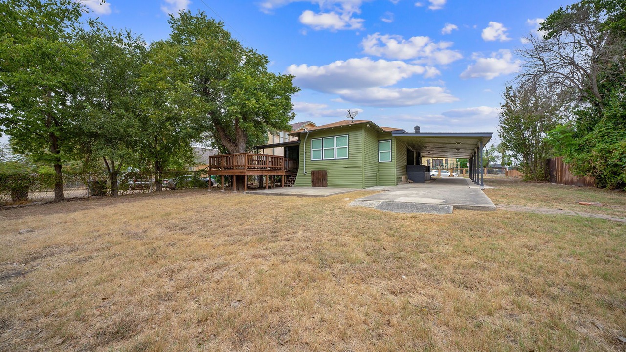 Photo of Outdoor in Highland Park