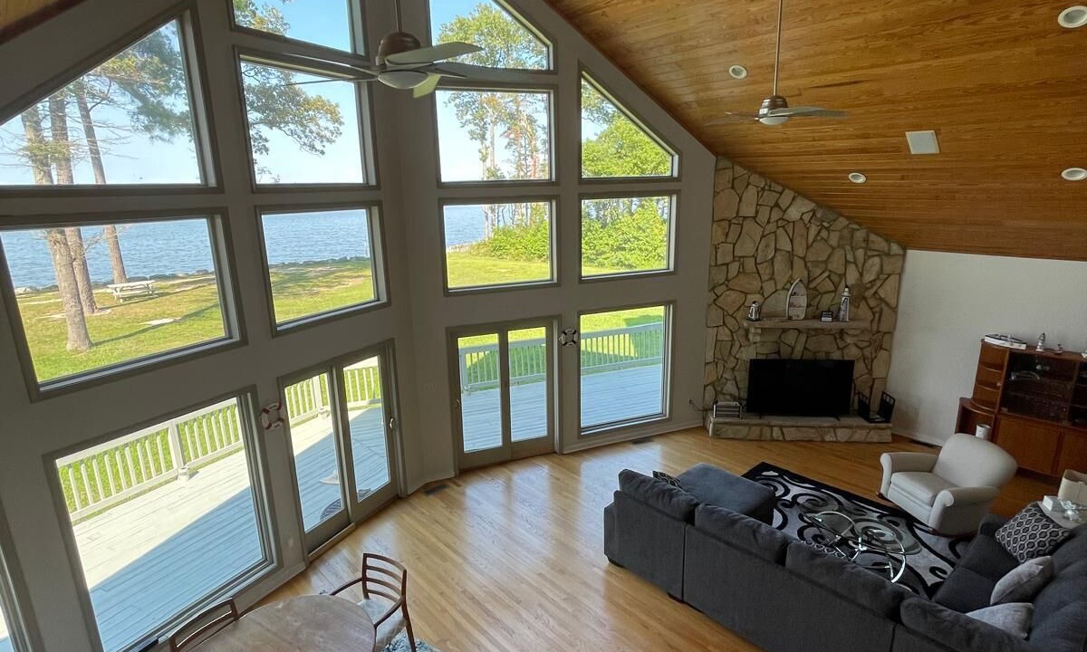 Photo of Livingroom in Edwardsville