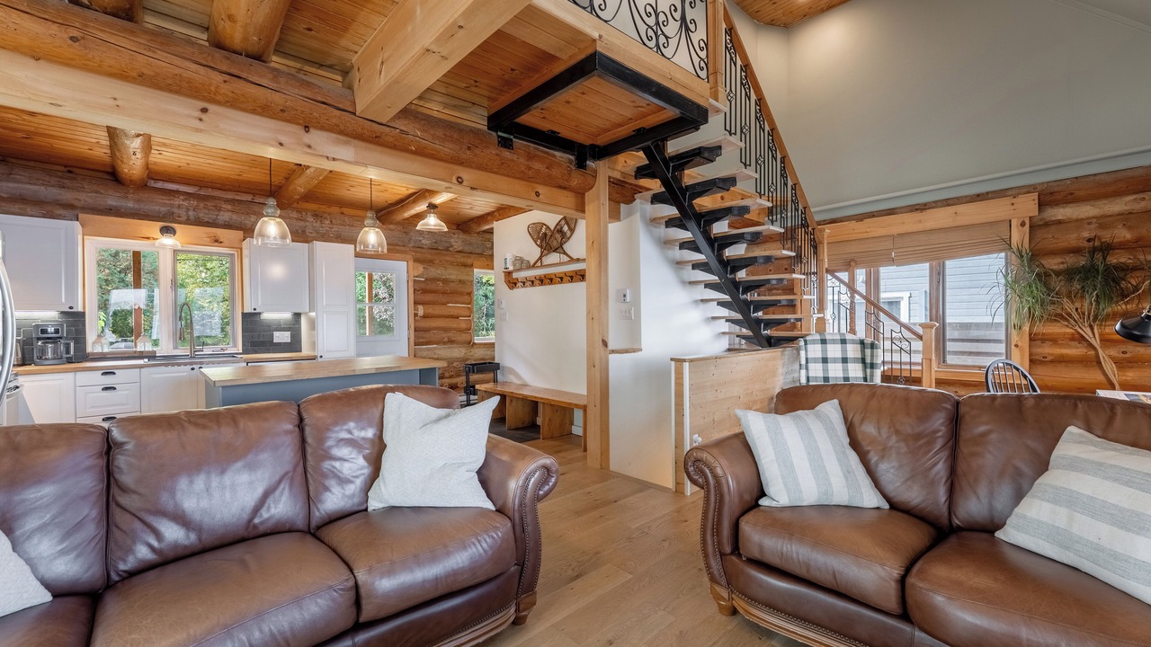 Photo of Livingroom in Saint-Emile-de-Suffolk