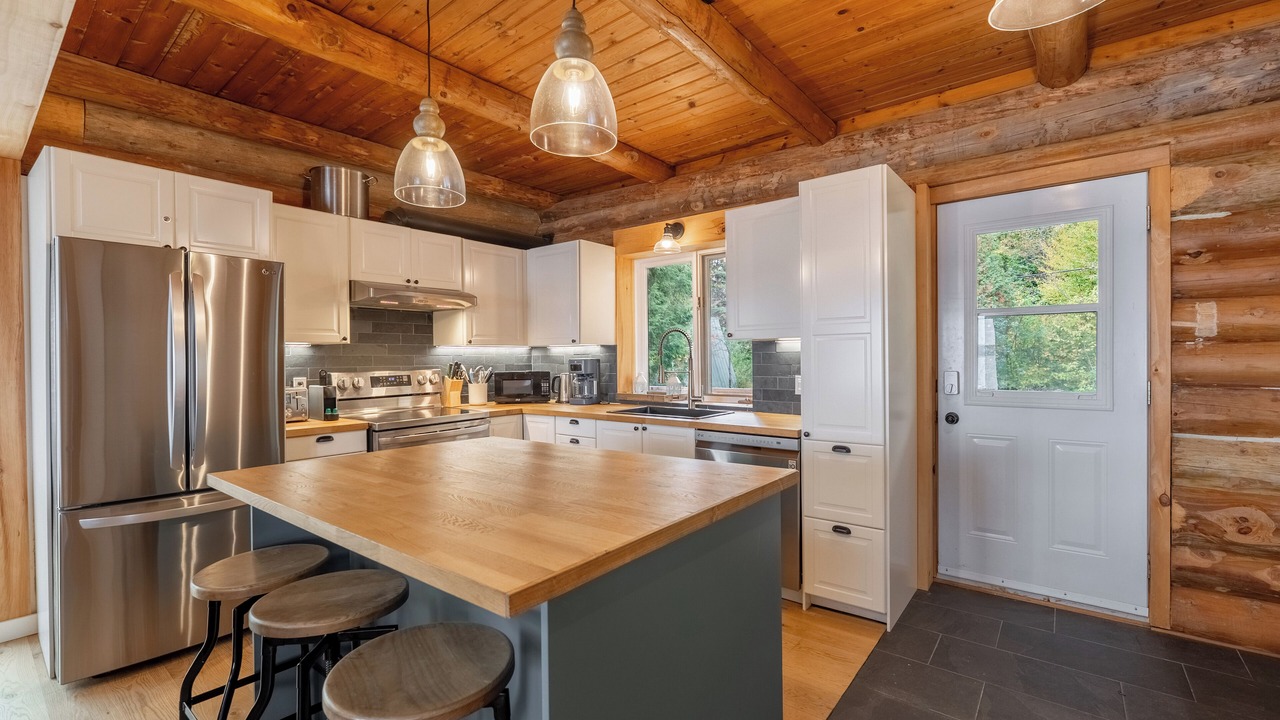Photo of Kitchen in Saint-Emile-de-Suffolk