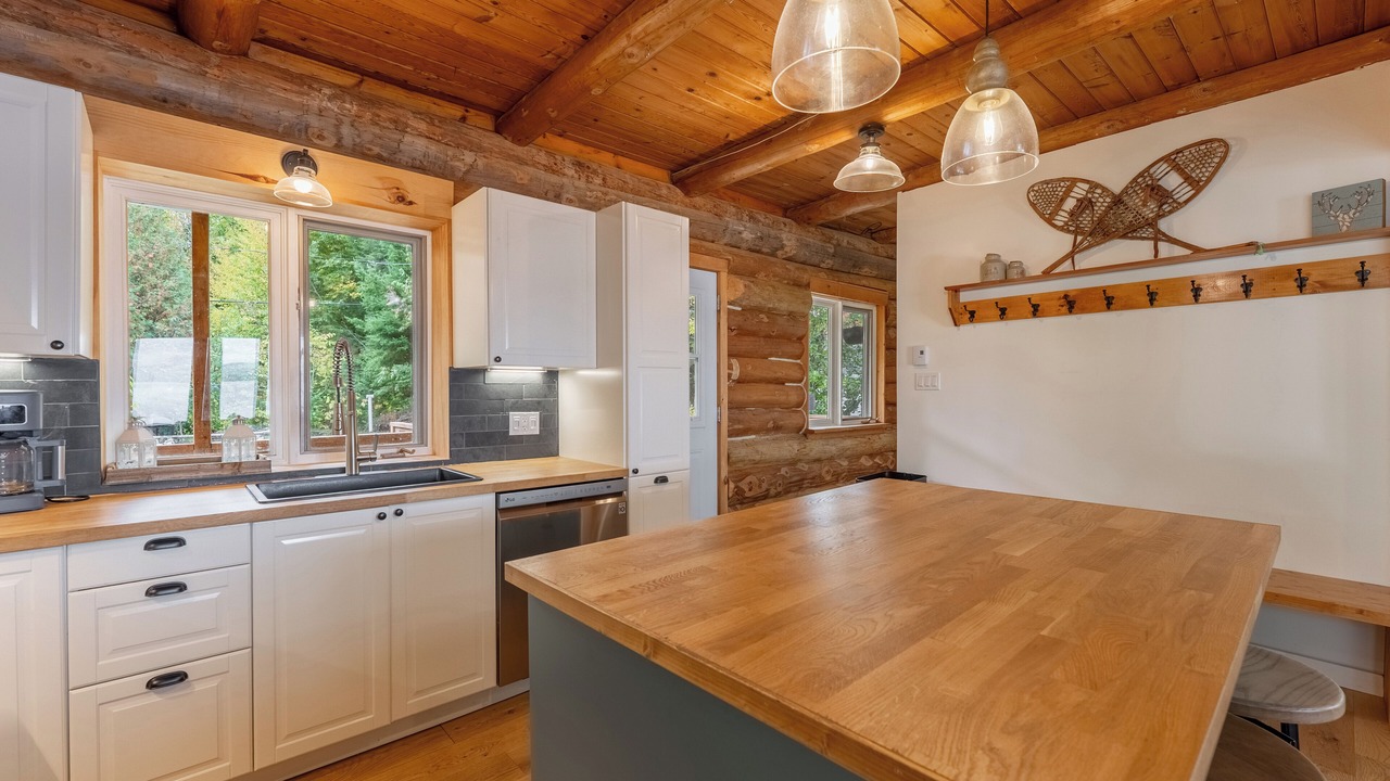 Photo of Kitchen in Saint-Emile-de-Suffolk