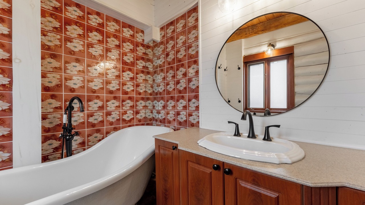 Photo of Bathroom in Saint-Emile-de-Suffolk