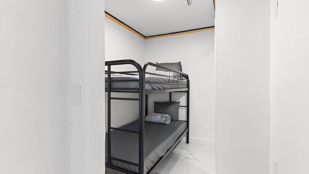 Photo of Bedroom in Bay Crest Park