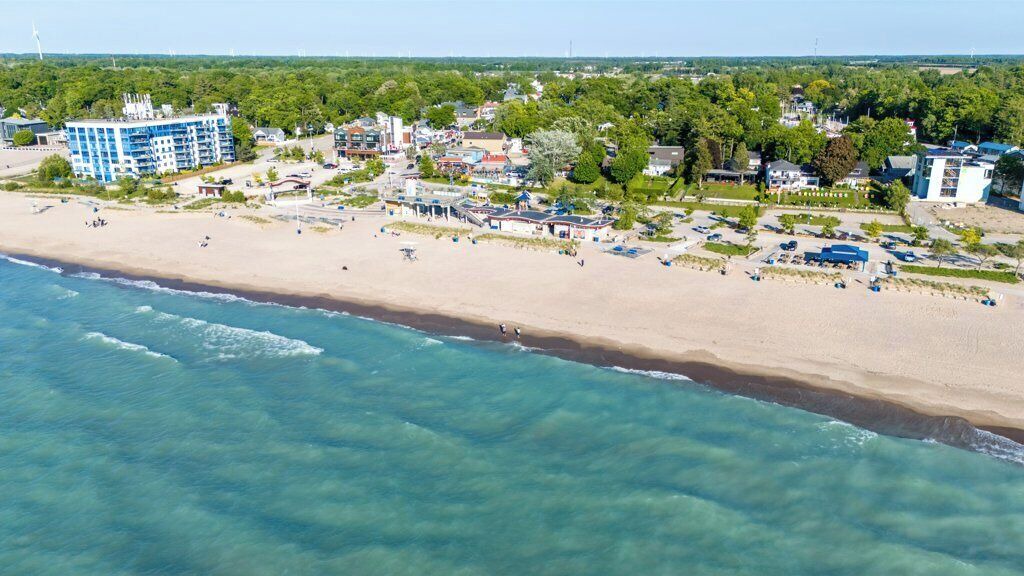 Photo of Others in Grand Bend