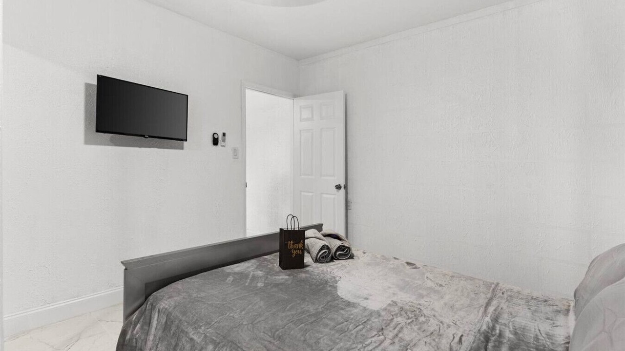 Photo of Bedroom in Bay Crest Park