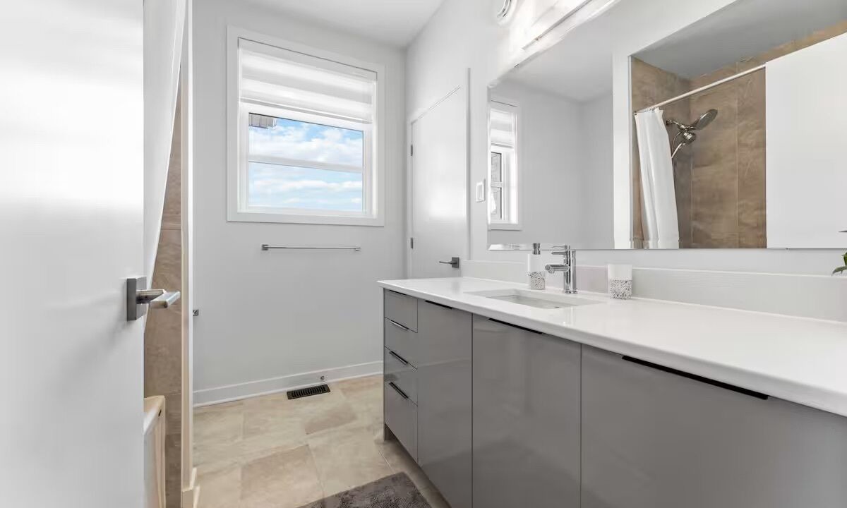 Photo of Bathroom in Ottawa Division