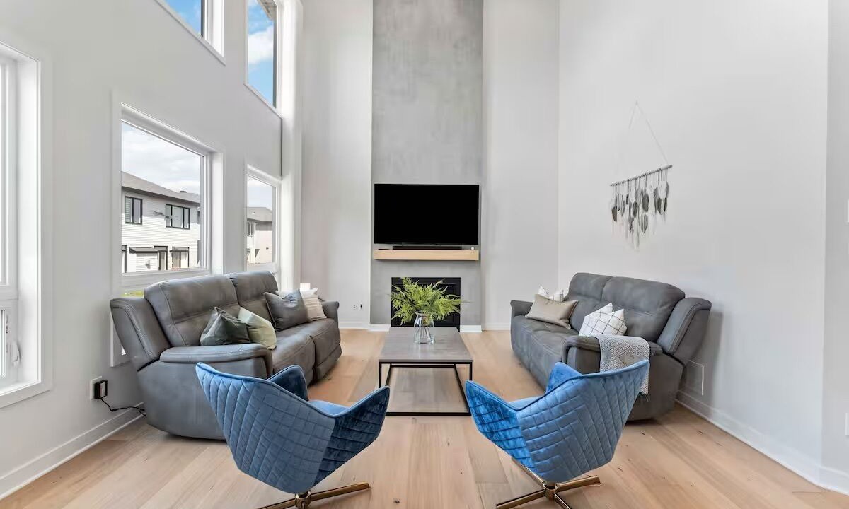 Photo of Livingroom in Ottawa Division