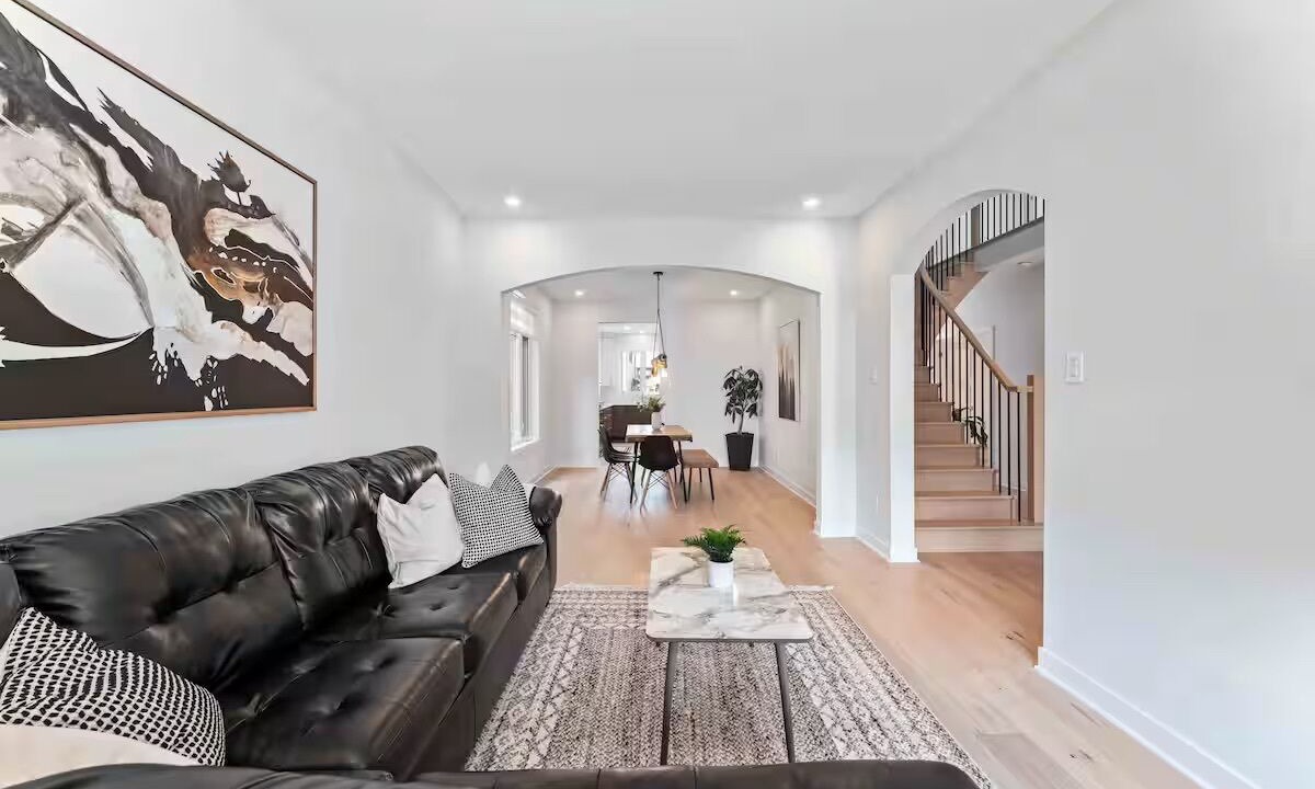 Photo of Livingroom in Ottawa Division