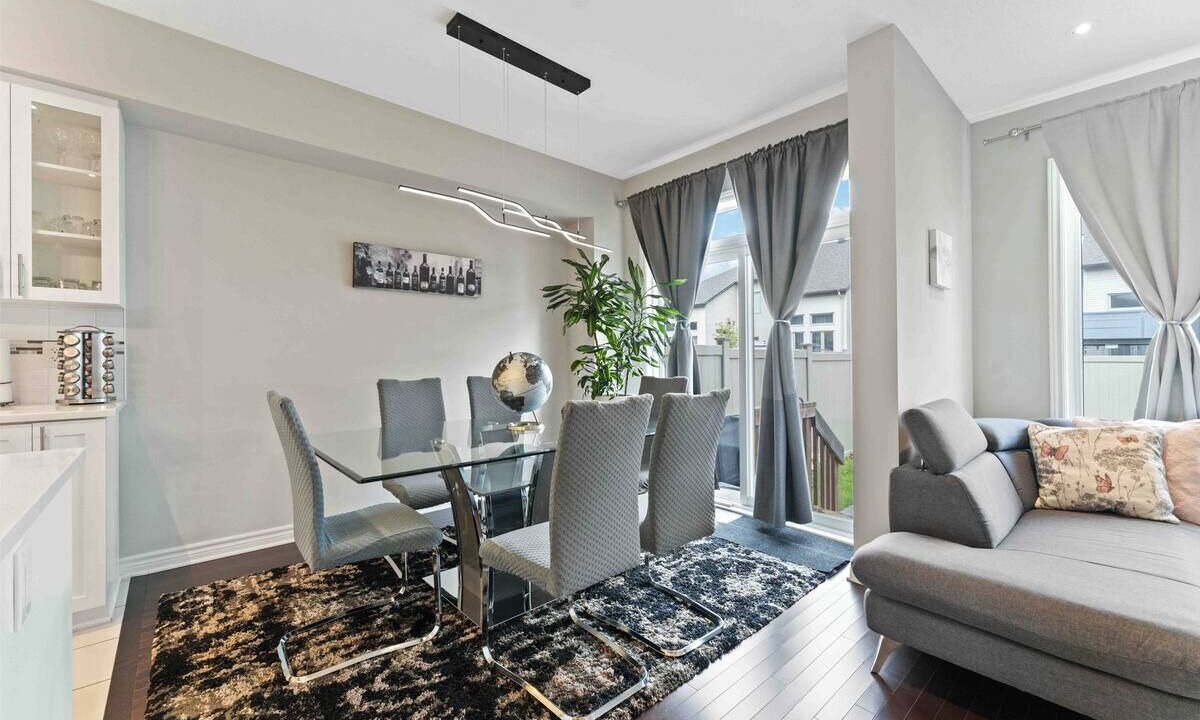 Photo of Livingroom in Chapel Hill South