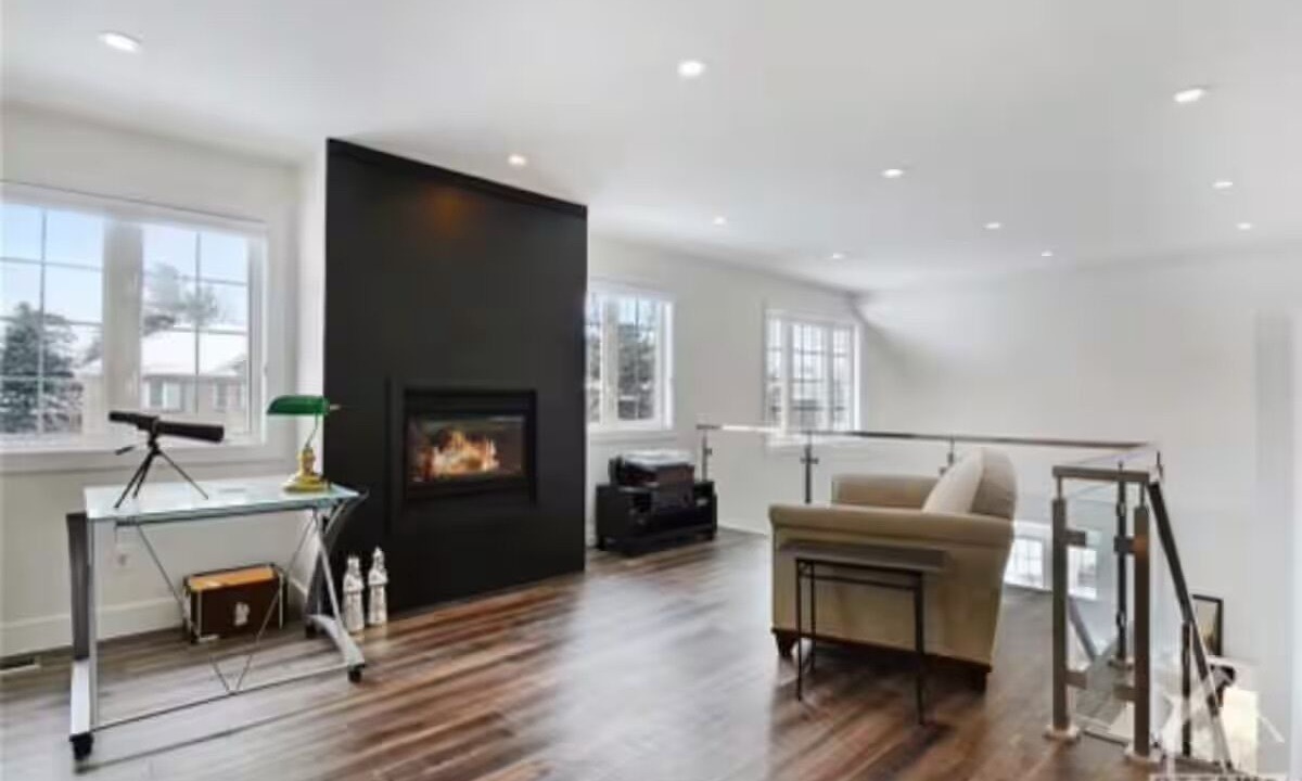 Photo of Livingroom in Elmvale - Eastway - Riverview - Riverview Park West