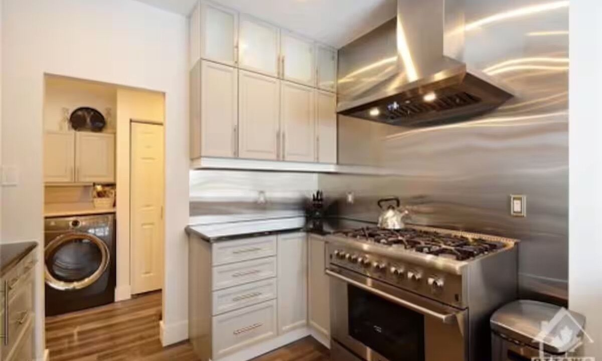 Photo of Kitchen in Elmvale - Eastway - Riverview - Riverview Park West
