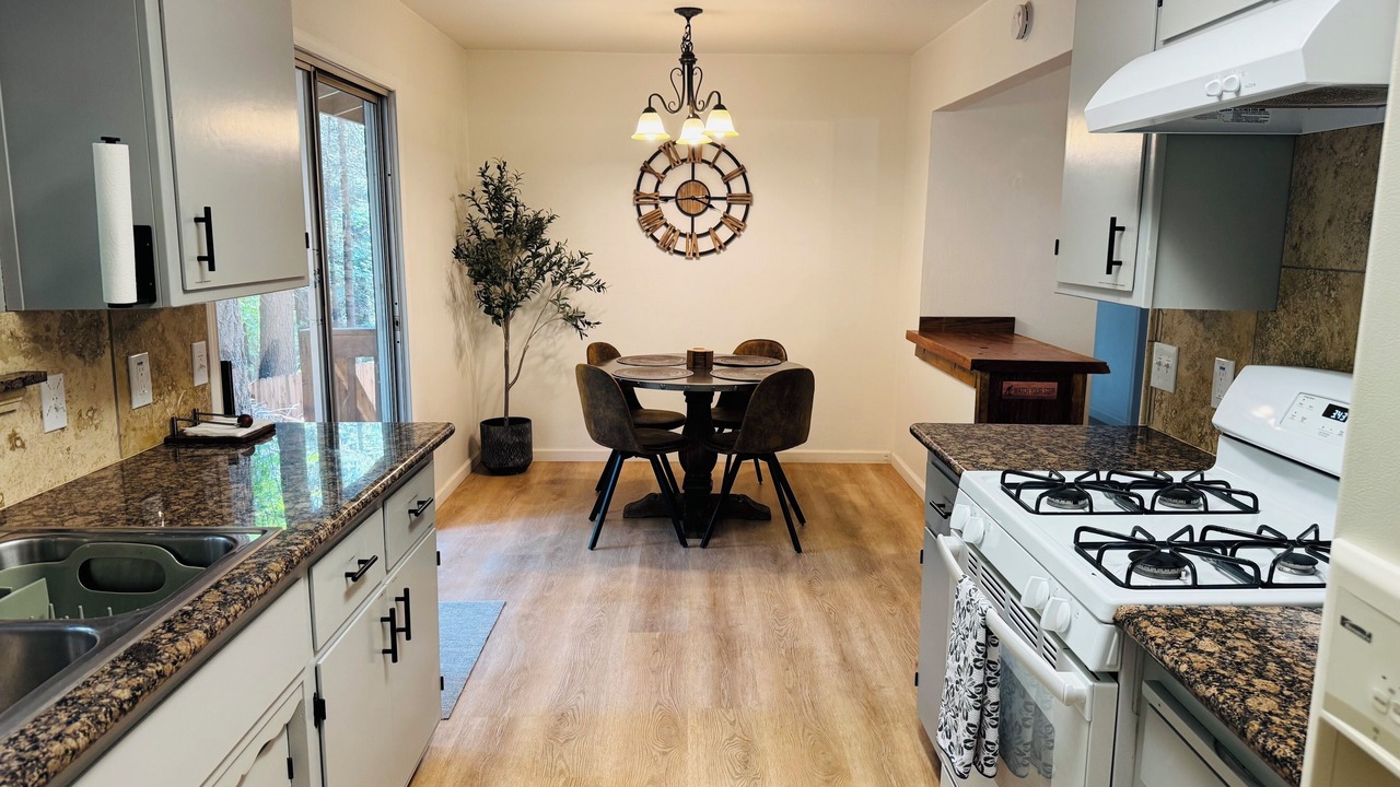 Photo of Kitchen in Apple Hill
