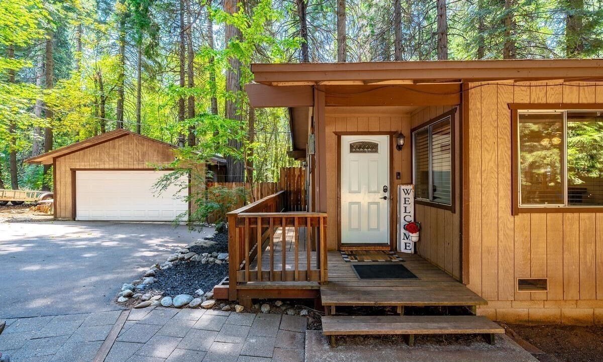Photo of Outdoor in Apple Hill