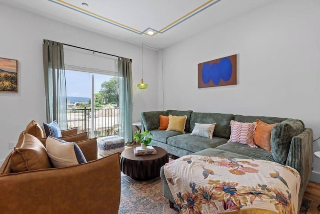 Photo of Livingroom in Chattanooga