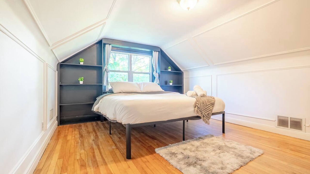 Photo of Bedroom in Ottawa Division