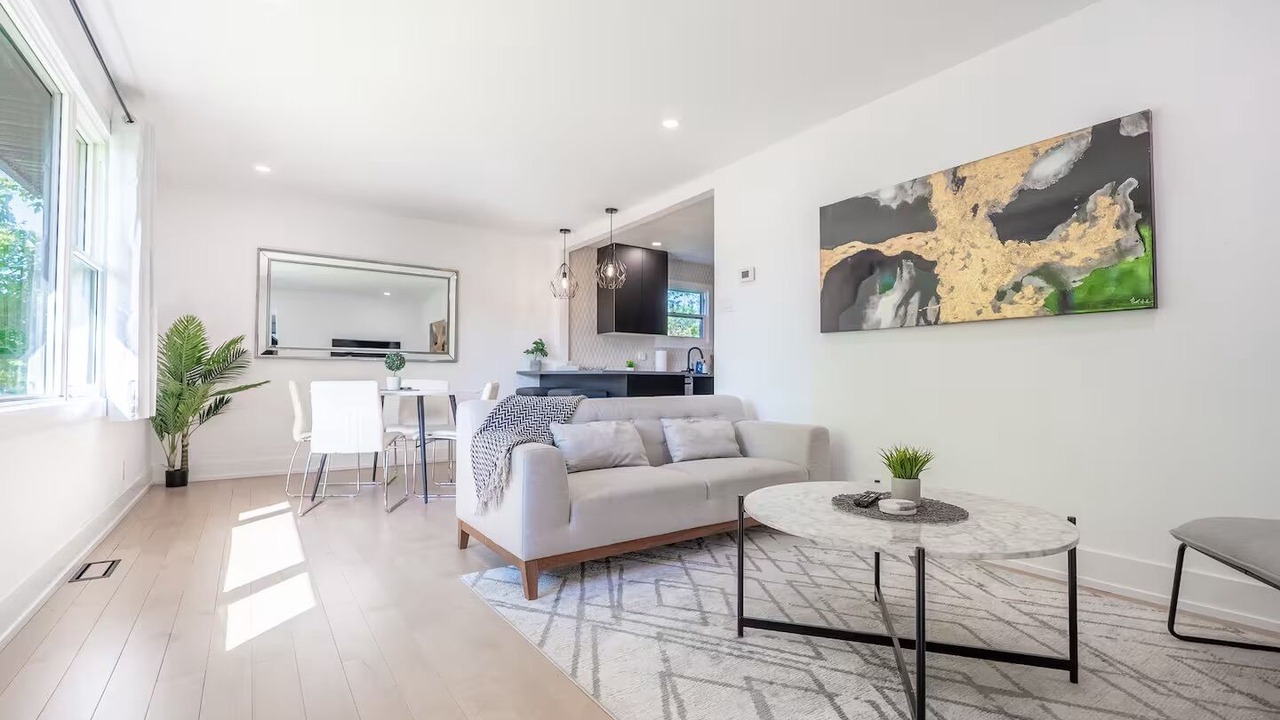 Photo of Livingroom in Ottawa Division