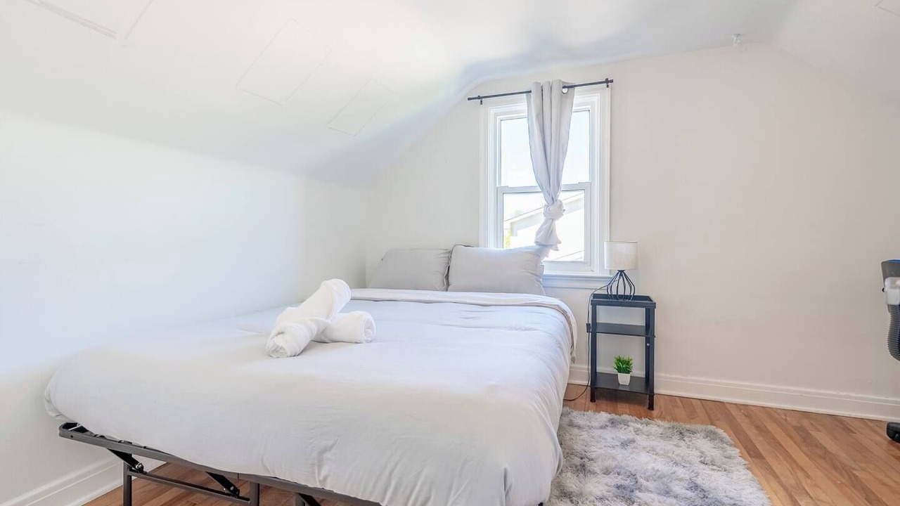 Photo of Bedroom in Ottawa Division