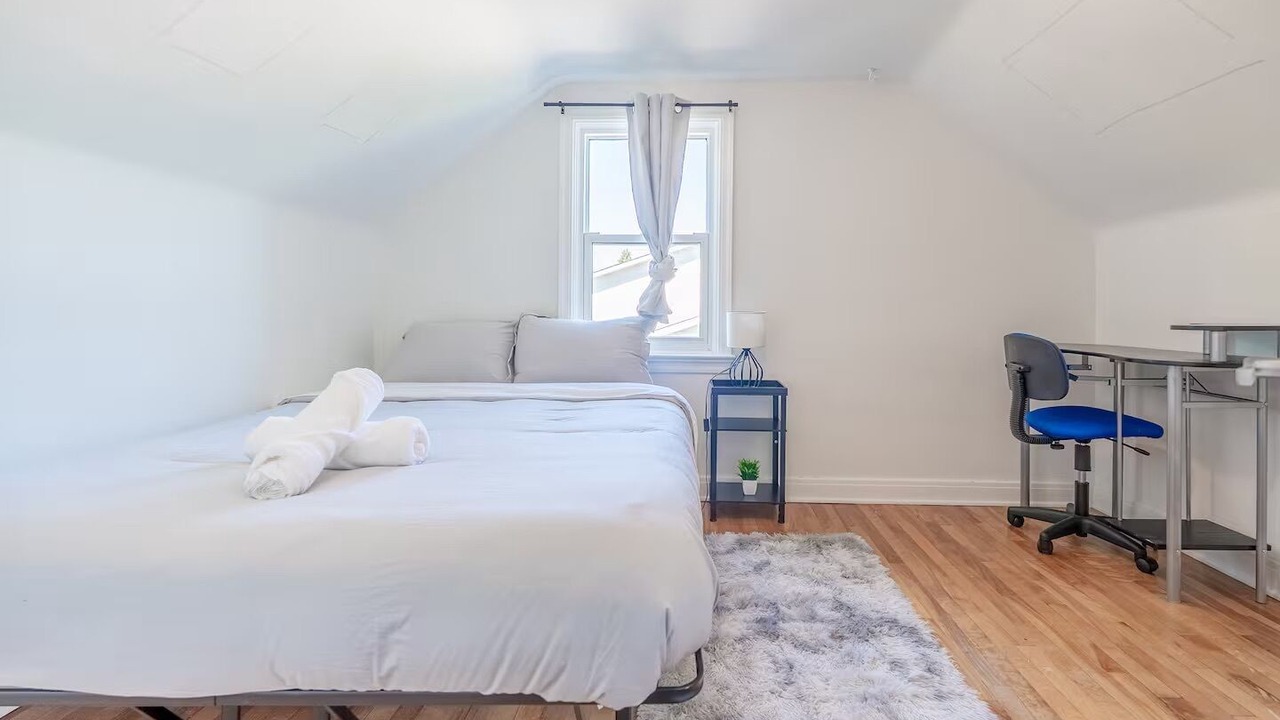Photo of Bedroom in Ottawa Division