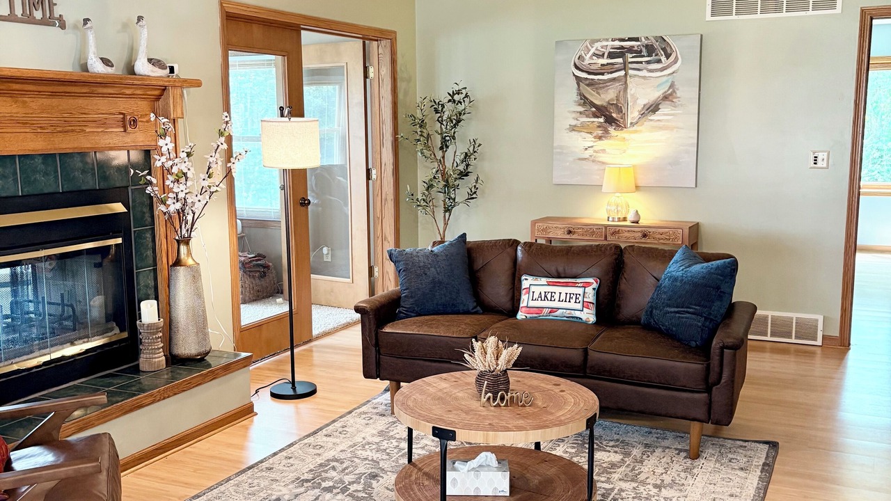 Photo of Livingroom in Apple River