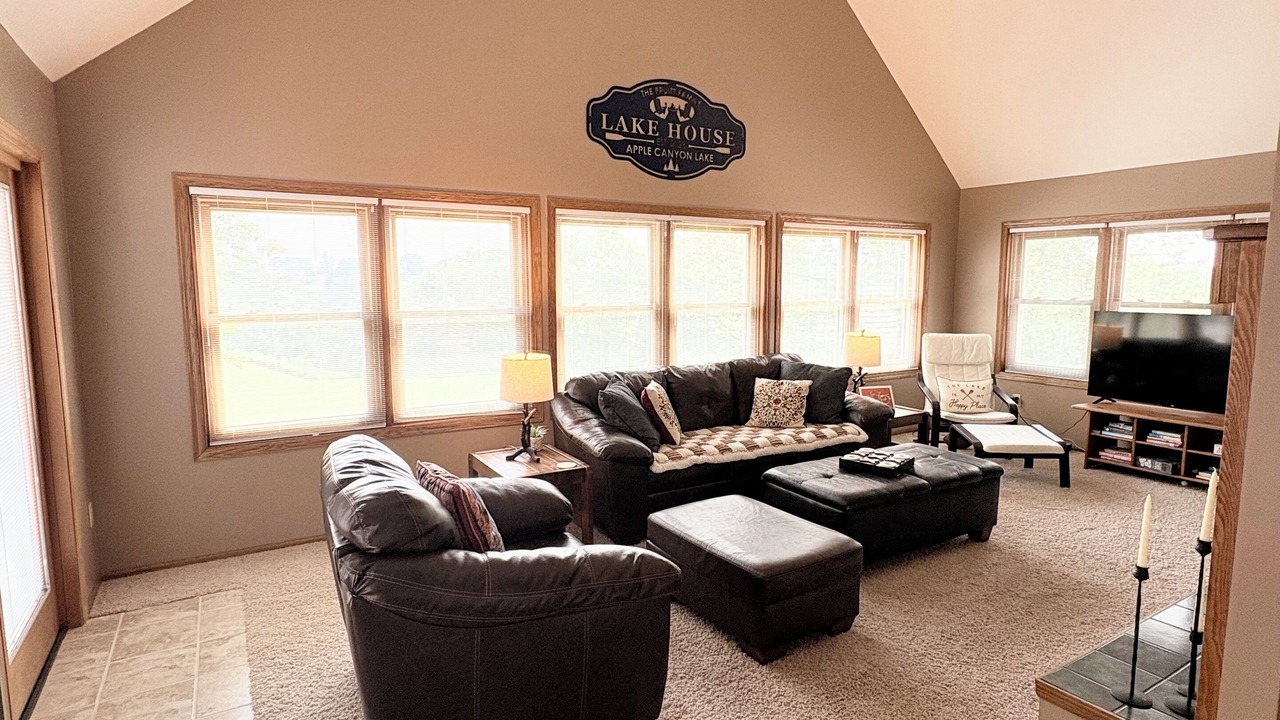 Photo of Livingroom in Apple River