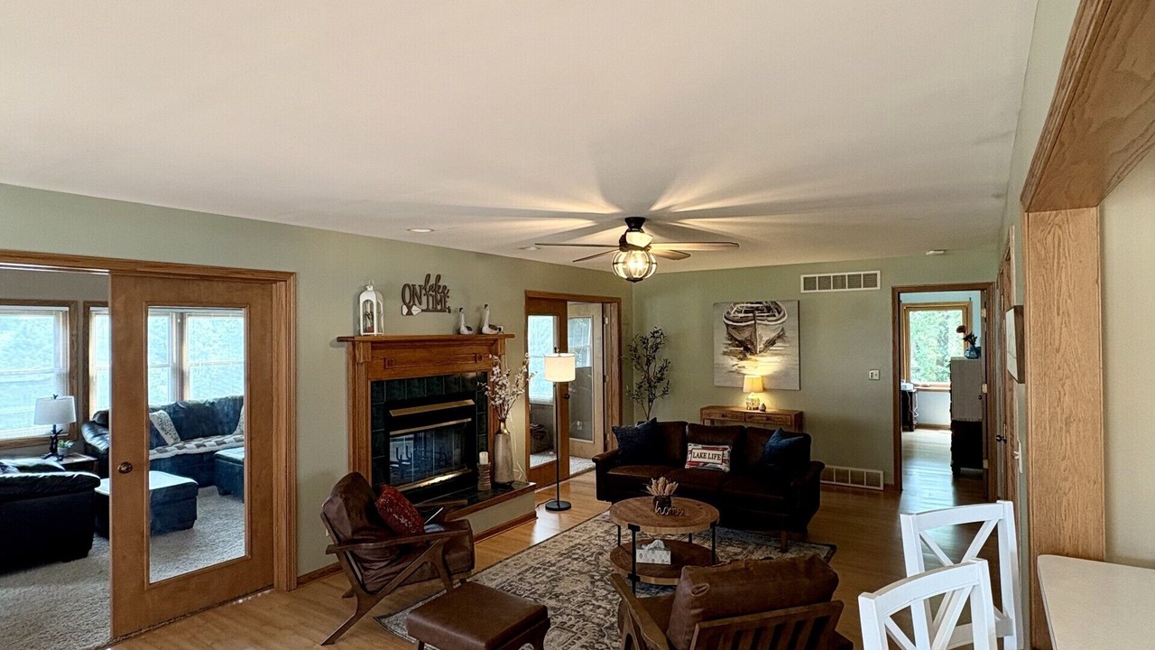 Photo of Livingroom in Apple River