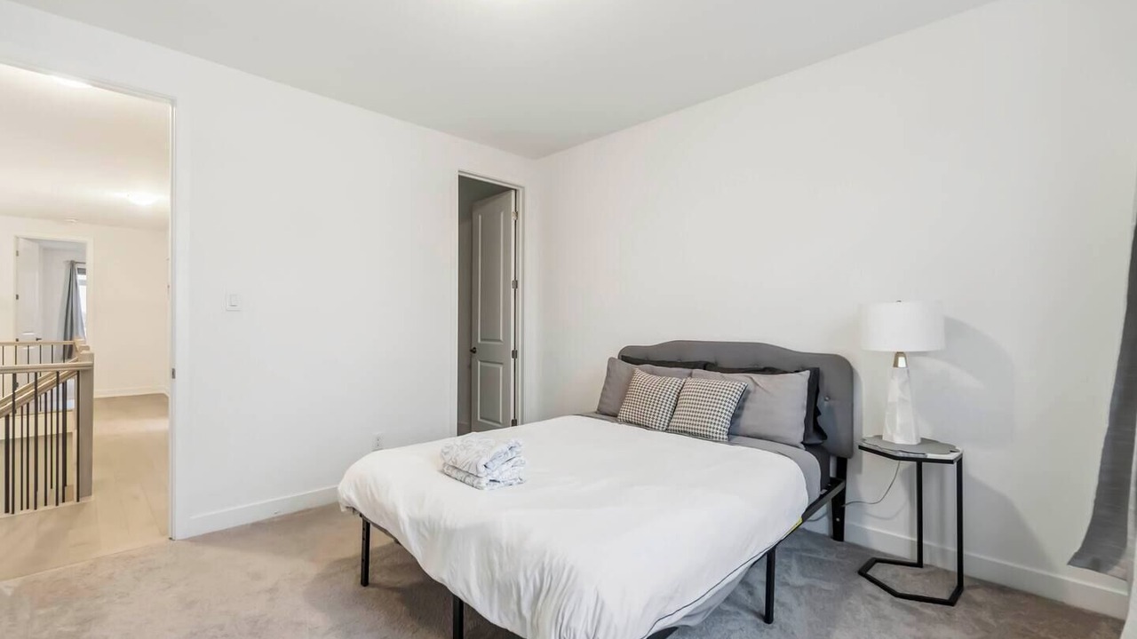 Photo of Bedroom in Ottawa Division