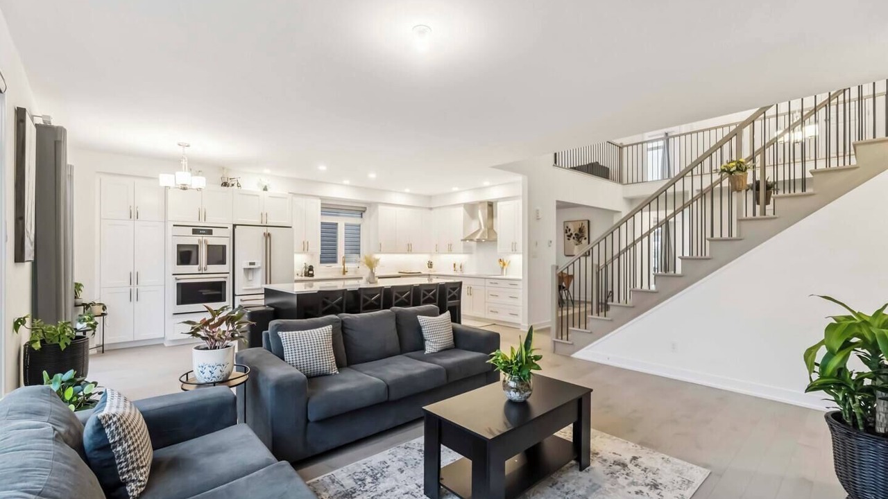 Photo of Livingroom in Ottawa Division