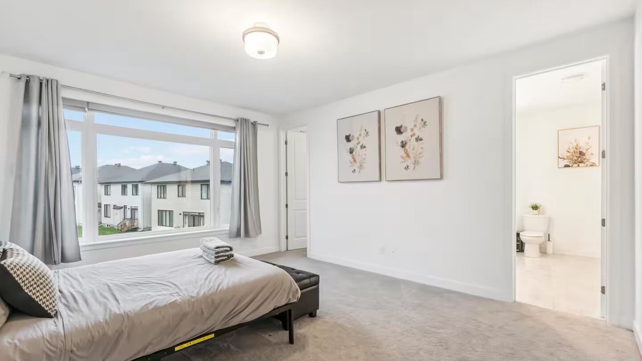 Photo of Bedroom in Ottawa Division
