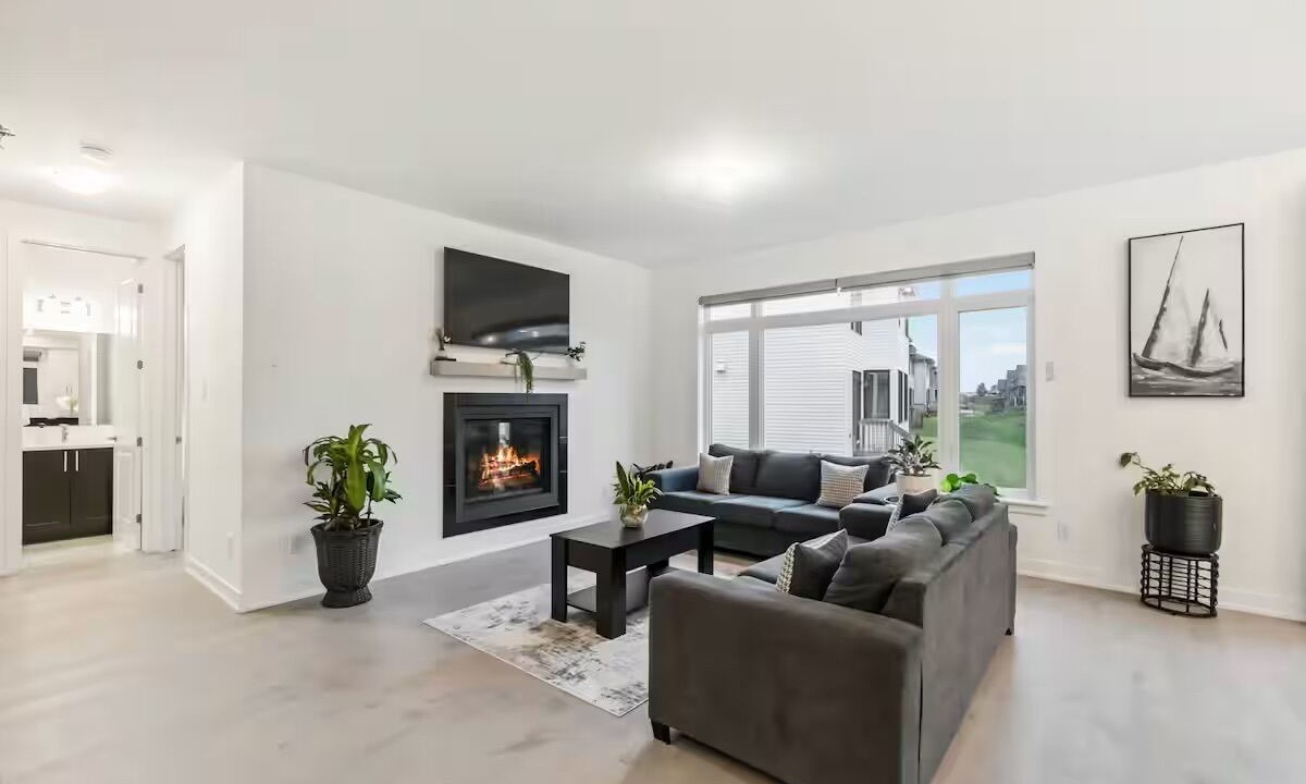 Photo of Livingroom in Ottawa Division