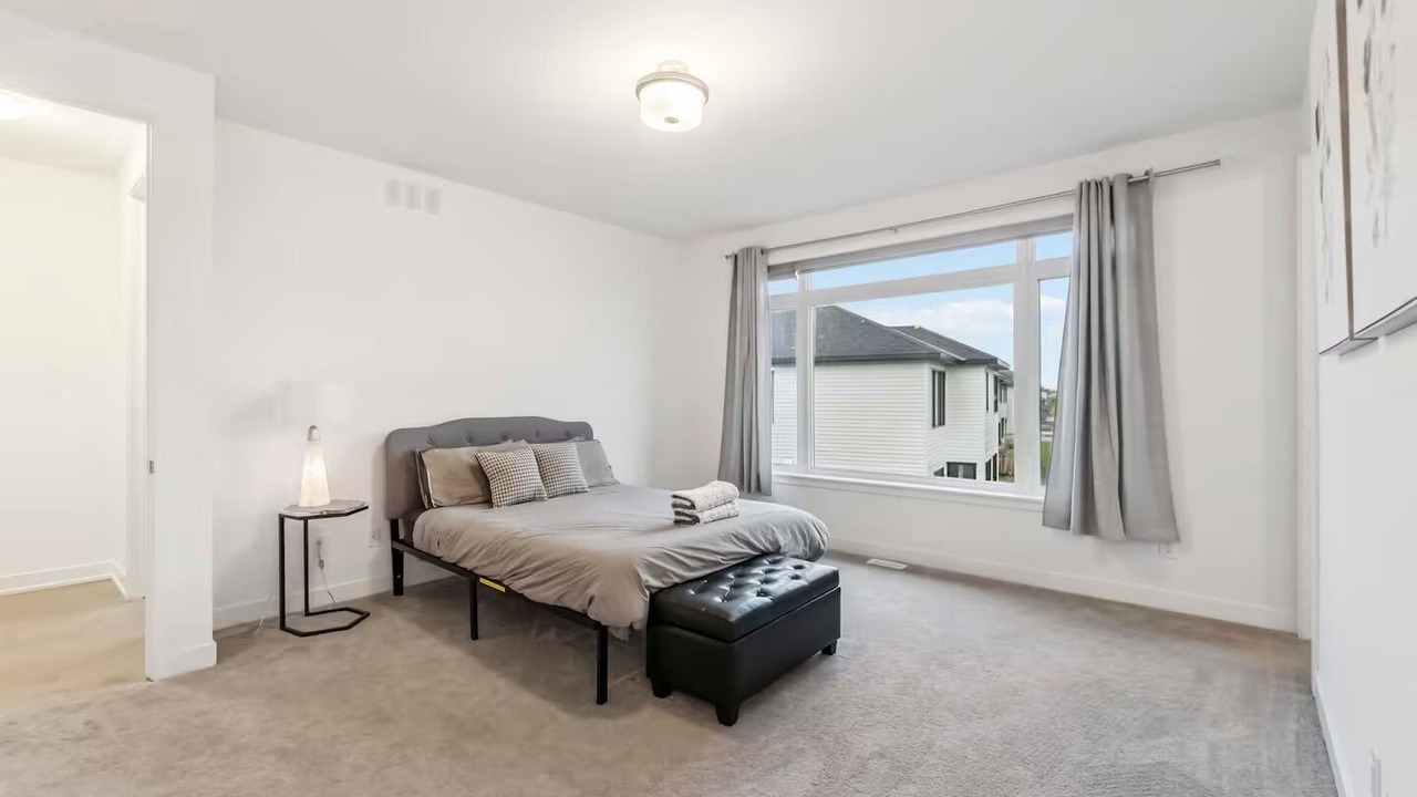 Photo of Bedroom in Ottawa Division