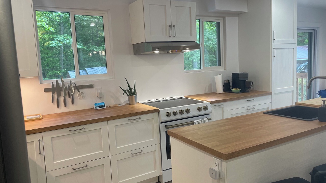 Photo of Kitchen in Saint-Pierre-de-l'lle-d'Orleans