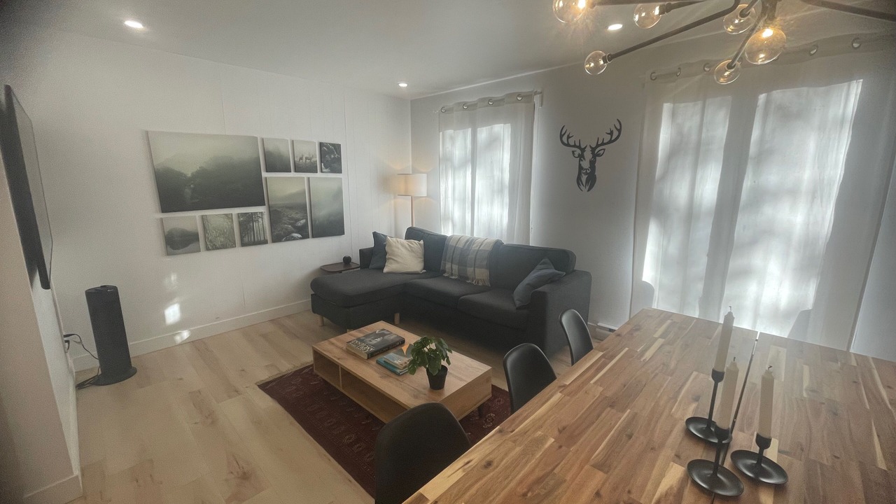 Photo of Livingroom in Saint-Pierre-de-l'lle-d'Orleans