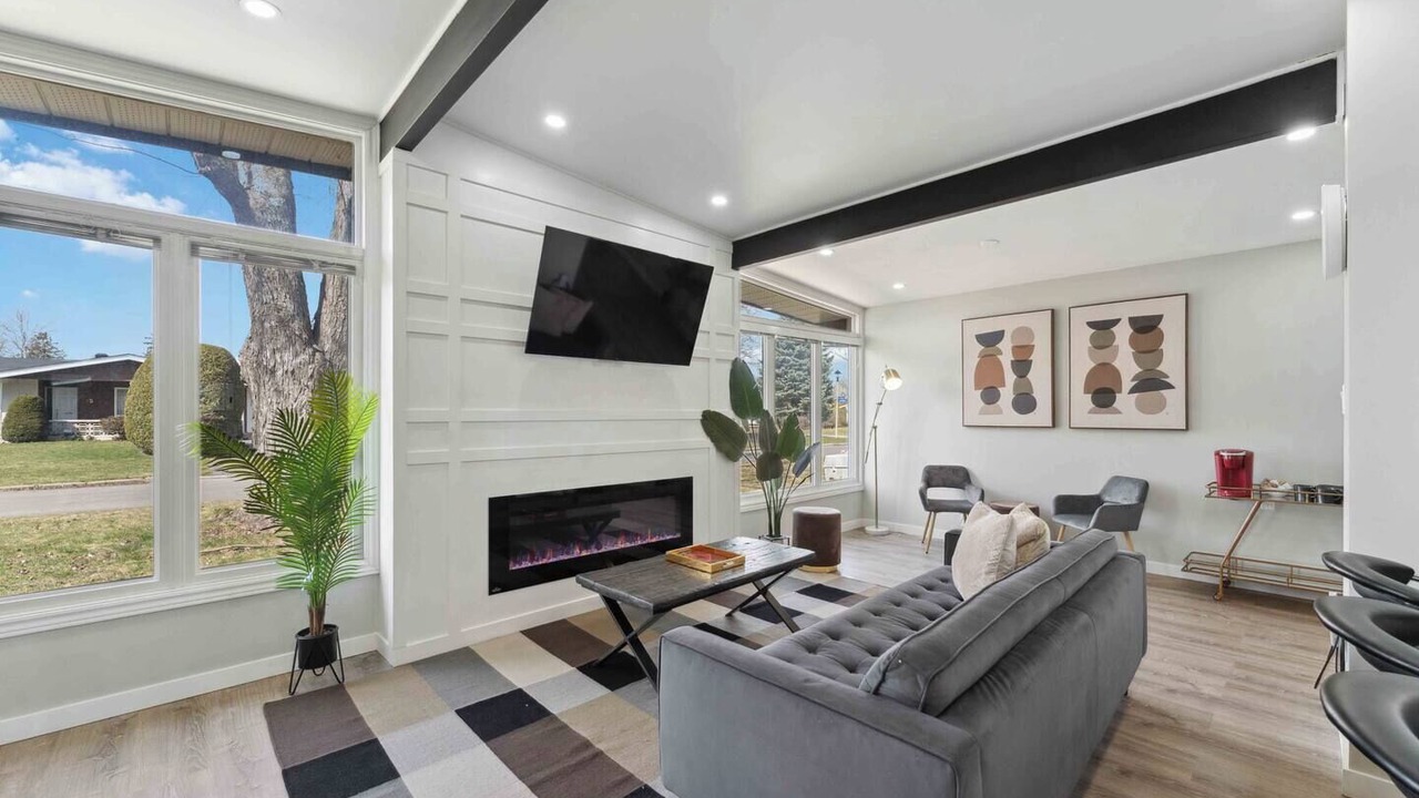 Photo of Livingroom in Ottawa Division
