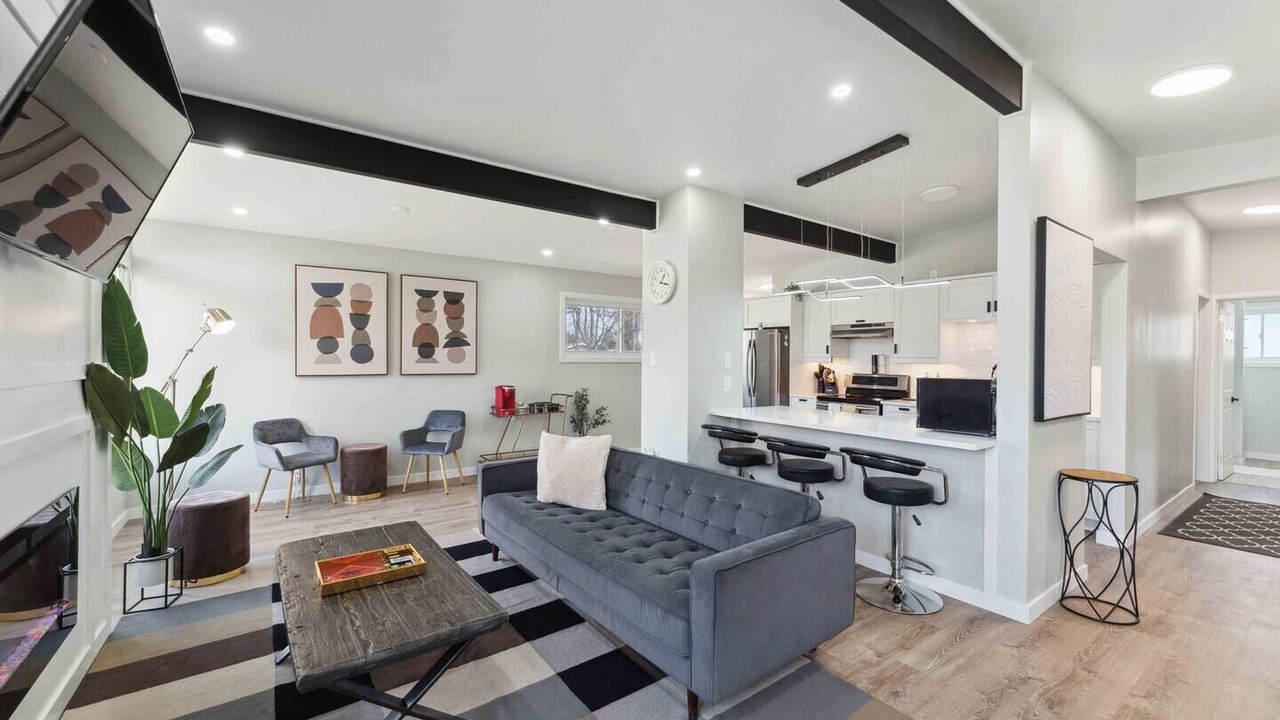 Photo of Livingroom in Ottawa Division