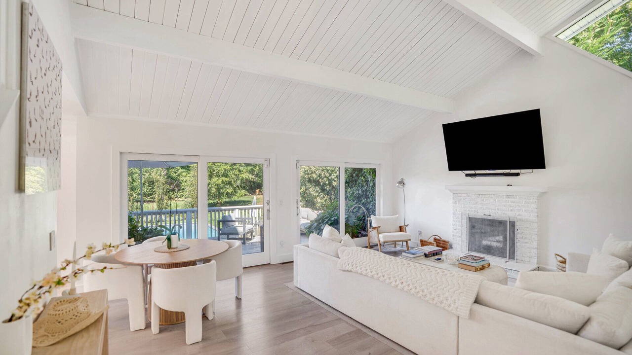 Photo of Livingroom in Shinnecock Hills