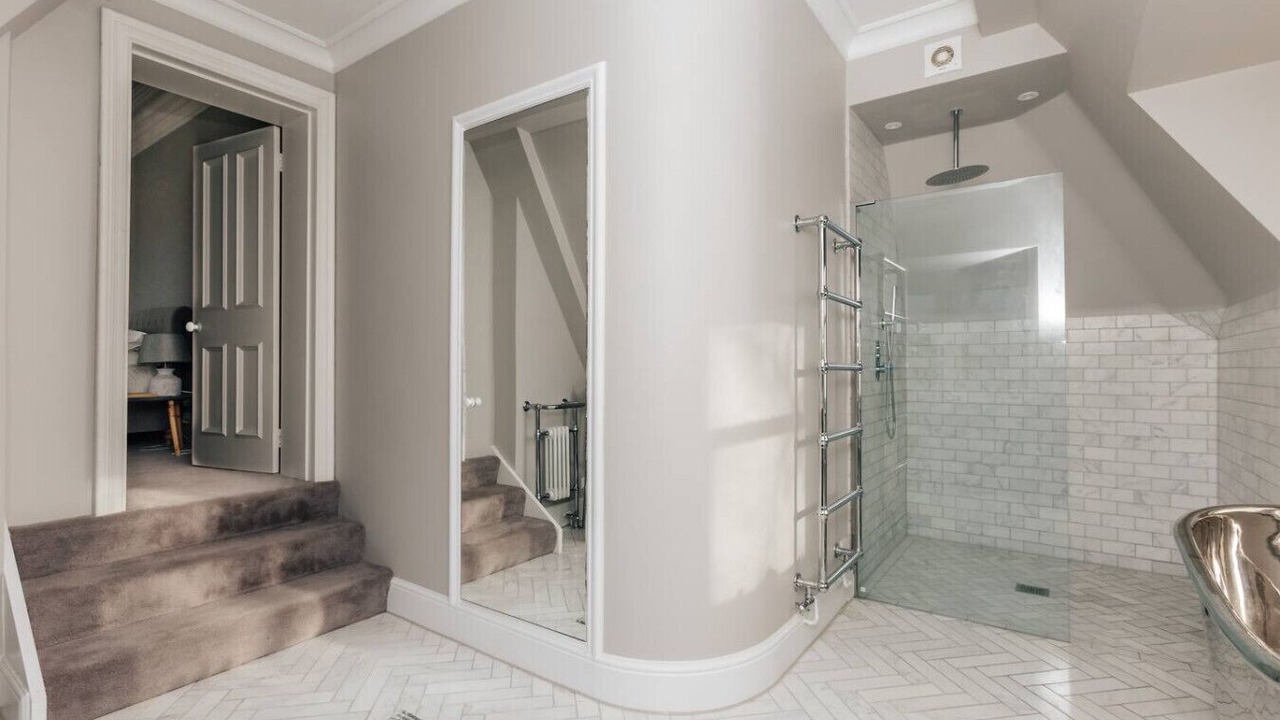 Photo of Bathroom in Hurley