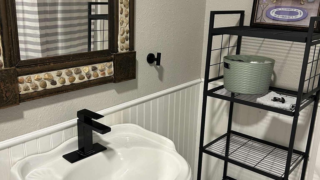 Photo of Bathroom in Murchison